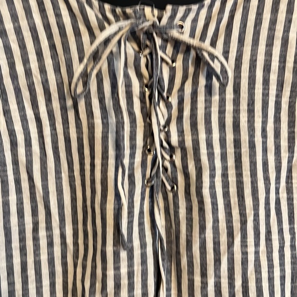 Cute Linen top - Picture 3 of 4